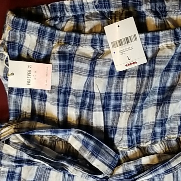 NWT. Forever 21. Sleeveless Romper, tube top - Picture 2 of 8